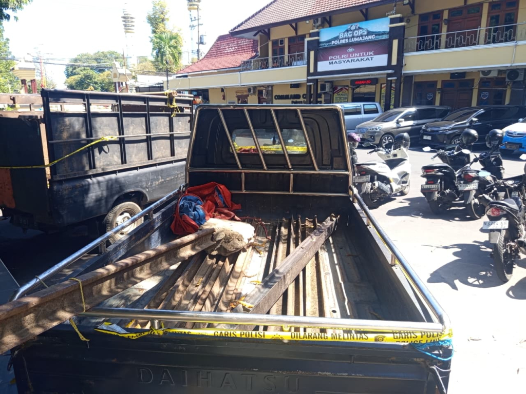 Polres Lumajang Ringkus Tiga Tersangka Sindikat Pencurian Rel Kereta Api