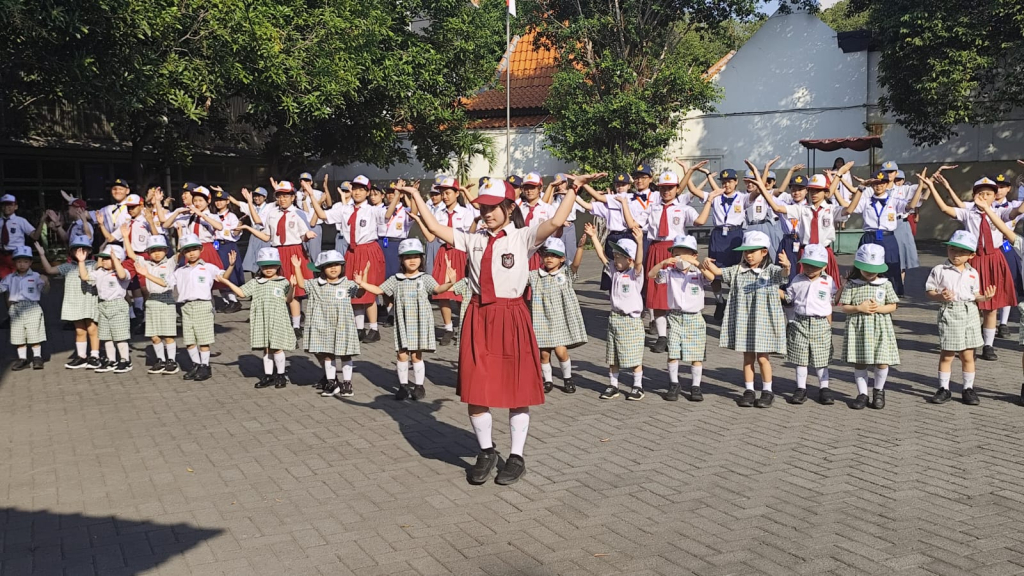 Pembukaan MPLS Kampus Santa Maria Surabaya