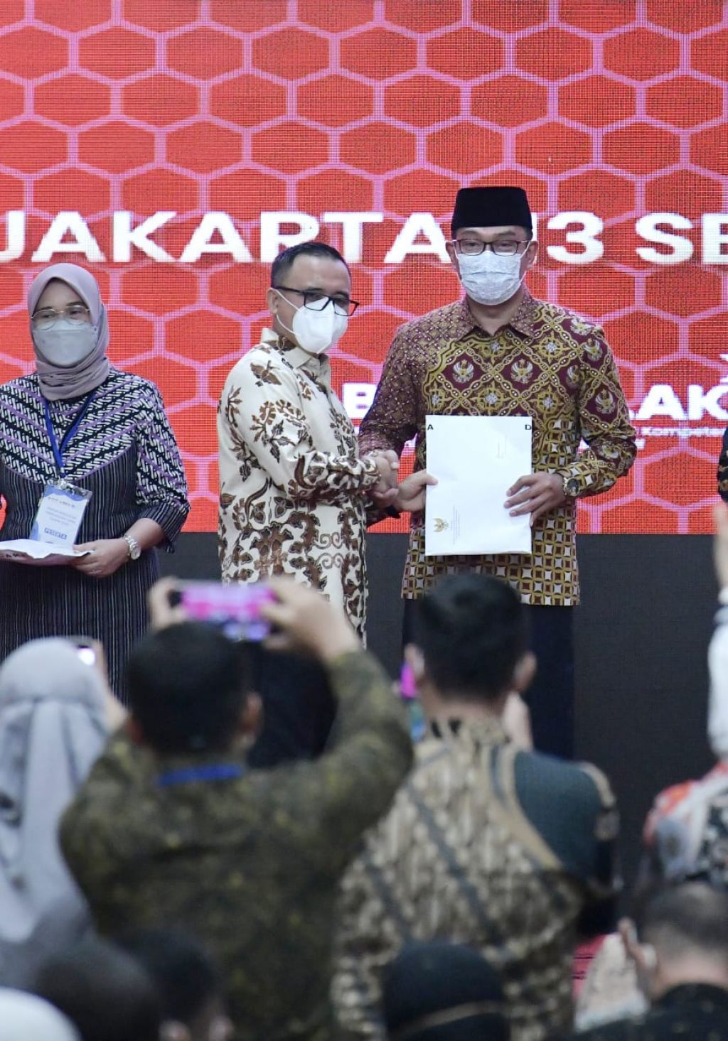Gubernur Jawa Barat Ridwan Kamil menghadiri Rapat Koordinasi Persiapan Pengadaan Aparatur Sipil Negara (ASN) Tahun 2022 di Hotel Grand Sahid Jaya, Jakarta, Selasa (13/9/2022)