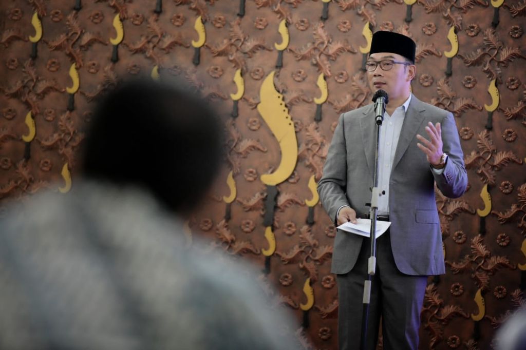 Gubernur Jabar Ridwan Kamil dalam rapat paripurna DPRD Jabar dengan agenda penyampaian nota pengantar Gubernur perihal Raperda tentang Perubahan APBD Provinsi Jawa Barat Tahun Anggaran 2022.