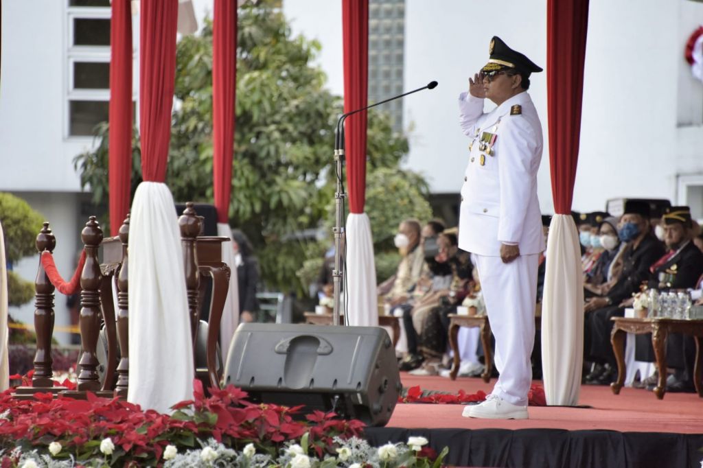 Gelar Senja di Lapangan Gasibu Bandung menutup rangkaian kegiatan HUT ke-77 RI tingkat Provinsi Jawa Barat, Rabu (17/8/2022).