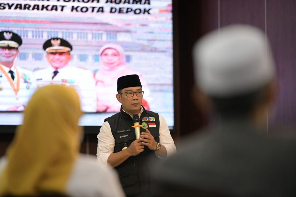 Ridwan Kamil melakukan pertemuan dengan sejumlah tokoh lintas agama Kota Depok yang tergabung dalam Forum Kerukuran Umat Beragama (FKUB) di kantor Wali Kota Depok, Rabu (28/9/2022).