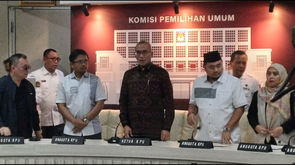 KPU Evaluasi Tim Paslon Datangi Moderator hingga umpatan kasar pendukung debat capres