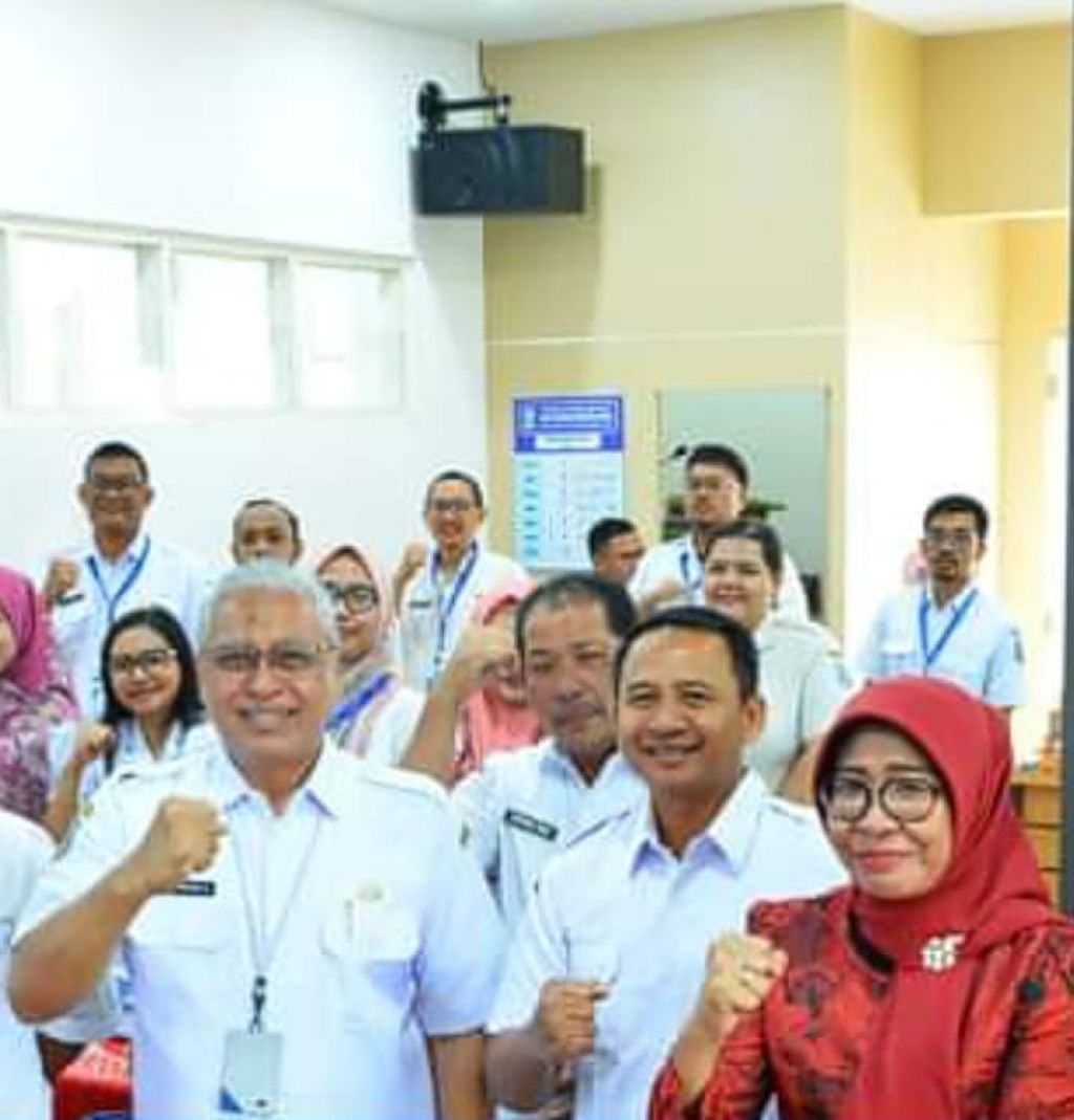 Sekretaris Dinas PU @binamargajatim , Arif Endro Utomo, S.T., M.T, dan Rekan Kerja