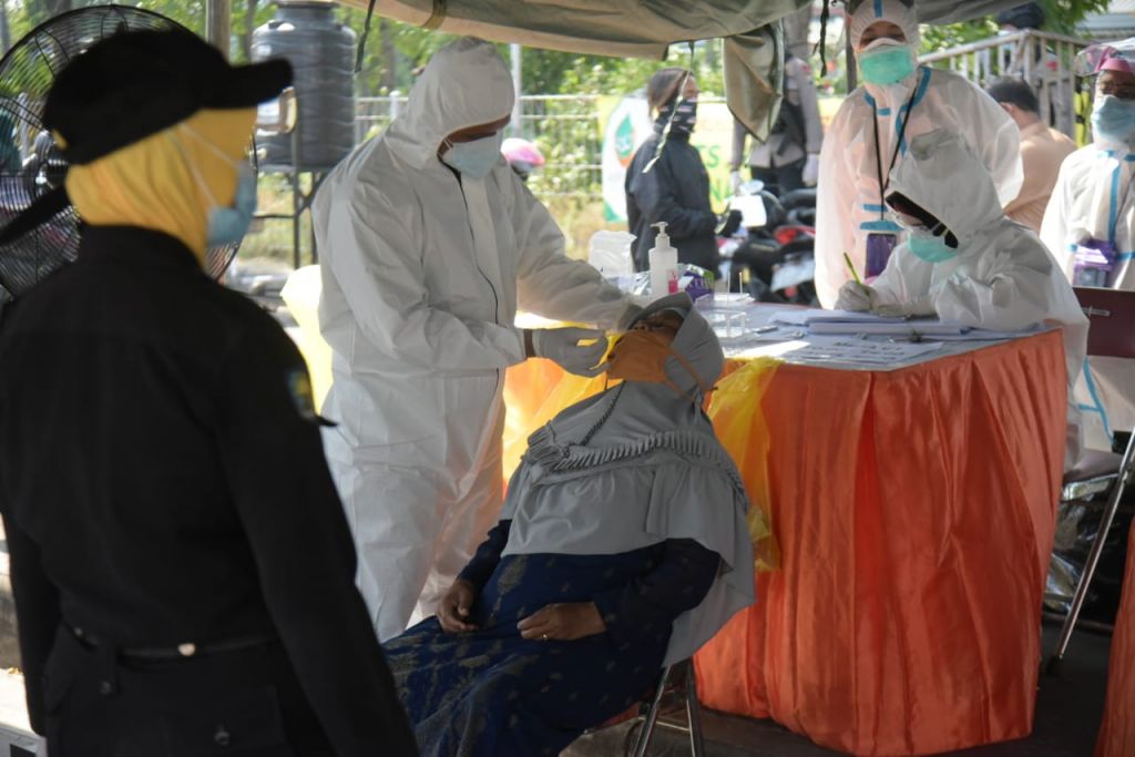 10 Persen ASN Pemkot Surabaya Di Tes Swab untuk Cegah Lonjakan Covid-19