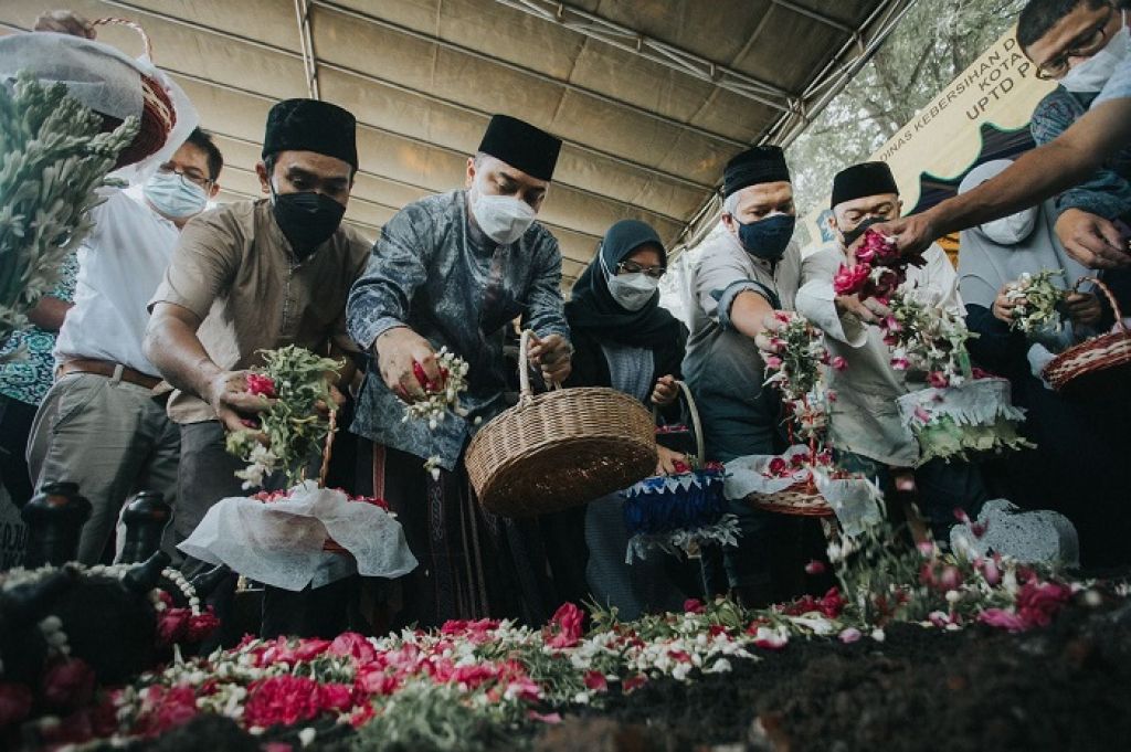 Mertua Walikota Surabaya Wafat di Usia 77
