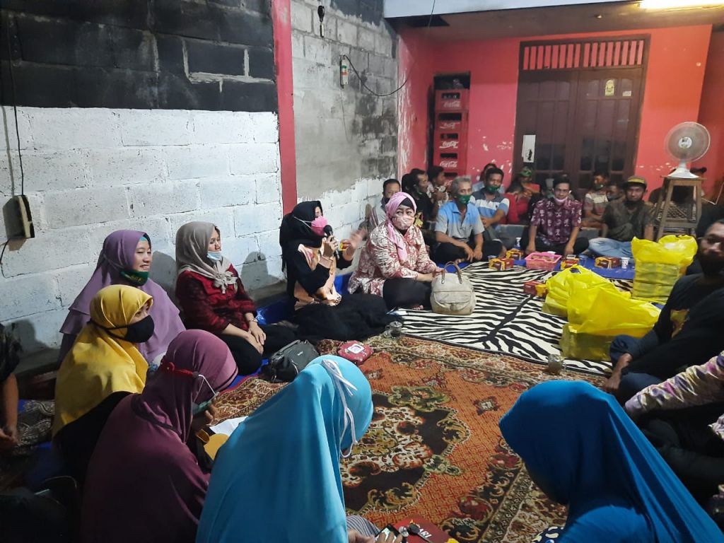 Yuk Lia bertemu istri nelayan