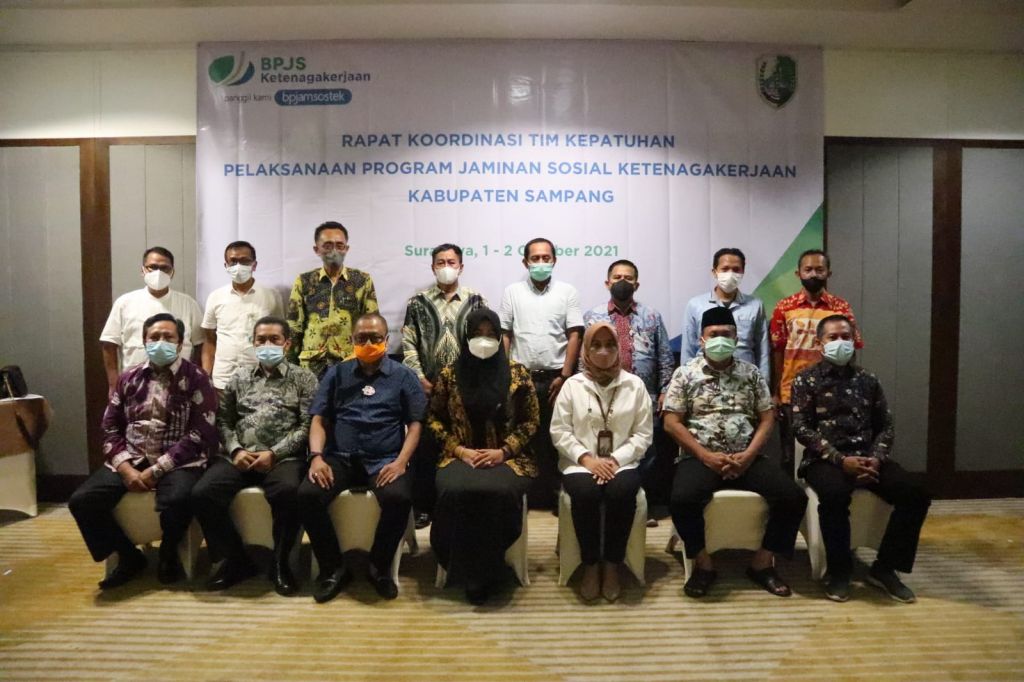 BPJS Ketenagakerjaan Cabang Madura bersama Tim Kepatuhan Pelaksanaan Jamsostek Sampang selesai rakor di Surabaya, Sabtu (2/10/2021).