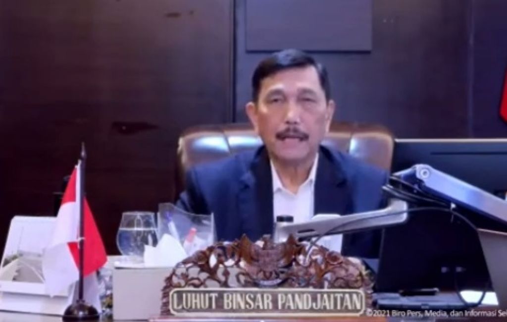 Luhut Binsar Pandjaitan dalam konferensi pers, Senin (11/10/2021) malam.