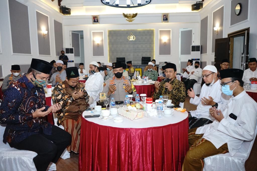 Silaturahmi Tanpa Batas Bersama Asparagus dan Kapolrestabes Surabaya