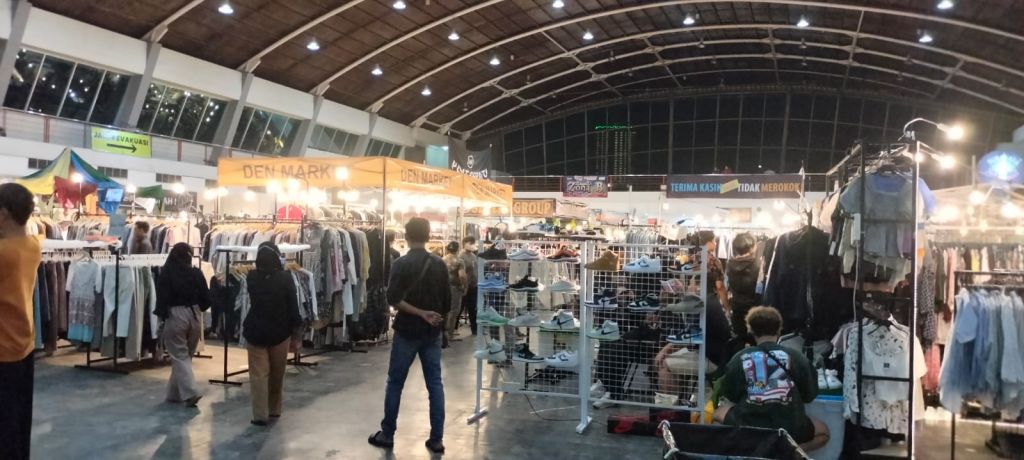 Dilarang Jokowi, Baju Bekas malah Dijual Bebas di Jatim Expo, Omzet Jutaan per Hari