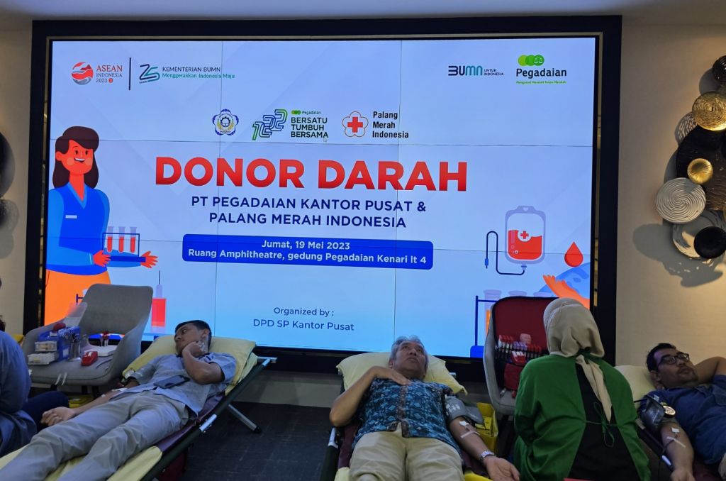 Bantu Cukupi Stok Darah PMI, Insan Pegadaian Ramai-ramai Donor