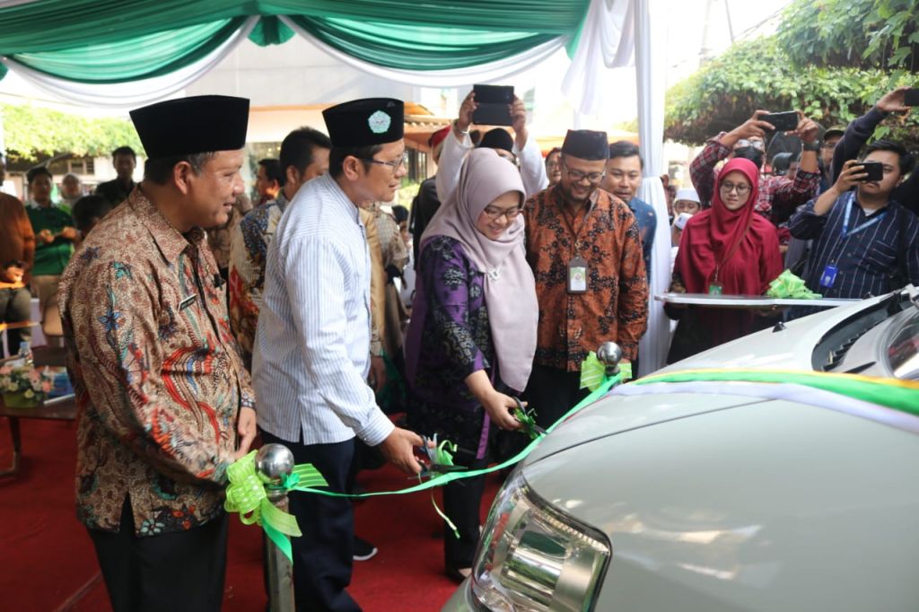 Pegadaian Syariah dan Laznas LMI Beri Bantuan Satu Unit Ambulance ke Ponorogo