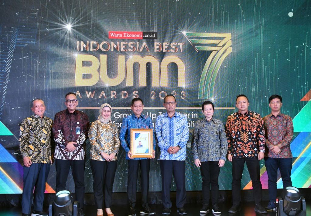 PT Pegadaian meraih penghargaan Indonesia Best BUMN Awards 2023 Kategori Best SOE 2023 with Top Financial Performance & Fostering Community-Based Economic Development. Foto: pegadaian