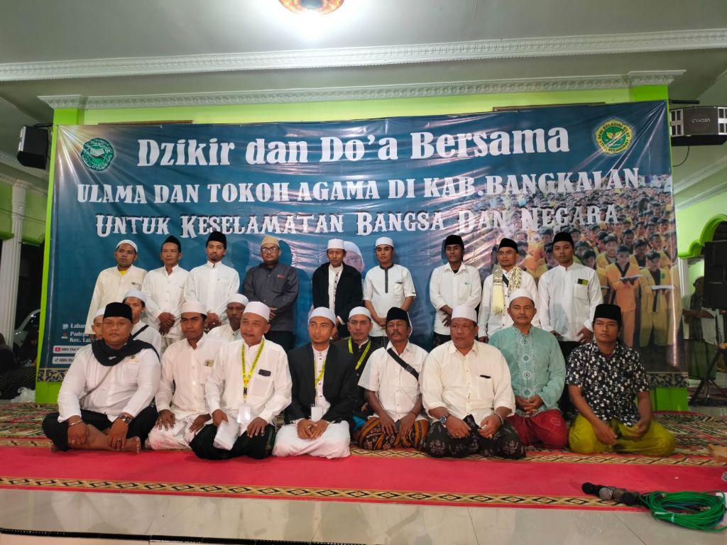 Ulama dan tokoh Bangkalan saat menghadiri doa dan dzikir keutuhan bangsa