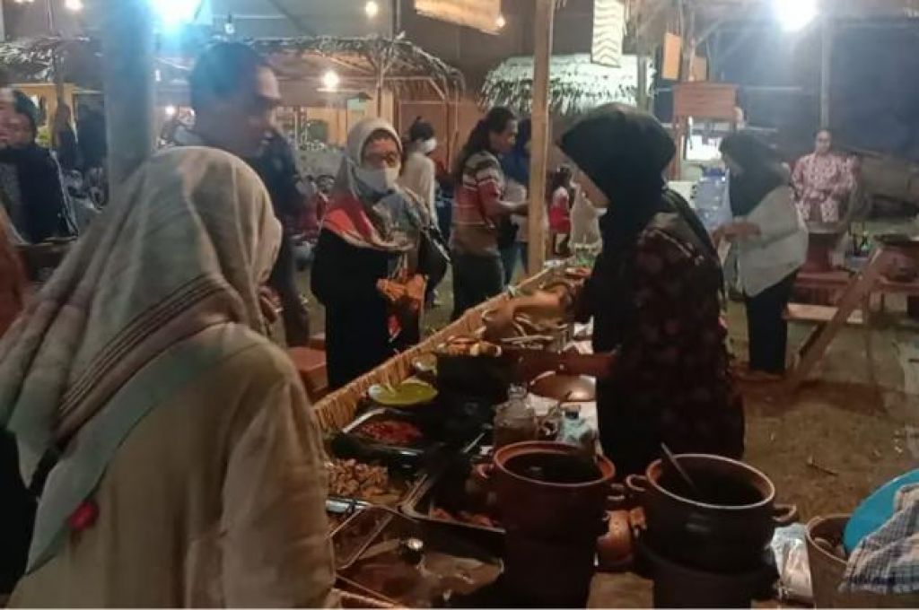 Ratusan warga memadati event Blitar Djadoel