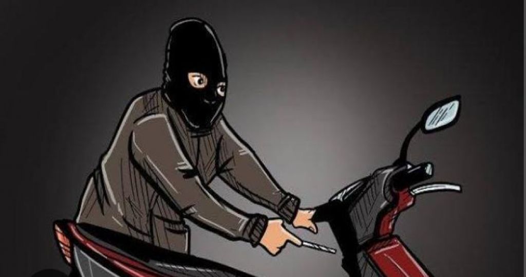 Ilustrasi curanmor saat melakukan aksinya
