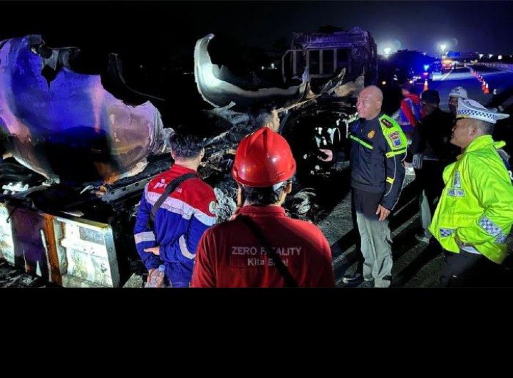 Truk Tangki BBM Yang Terbakar di Tol Madiun-Ngawi Diguga Karena Percikan Api diarea Kampas Rem