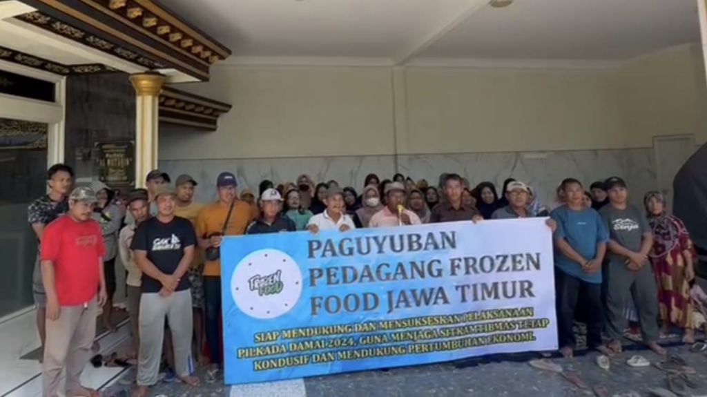 Paguyupan Frozen Food Jawa Timur foto bersama usai deklarasi