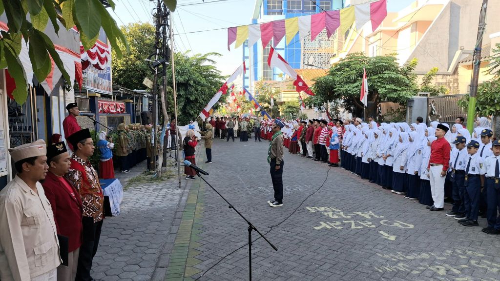 Suasana Upacara PCM Kembangan Surabaya 