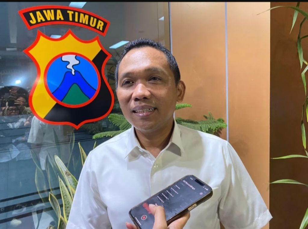 Mantan bupati Lumajang, Thoriqul Haq saat di Polda Jatim