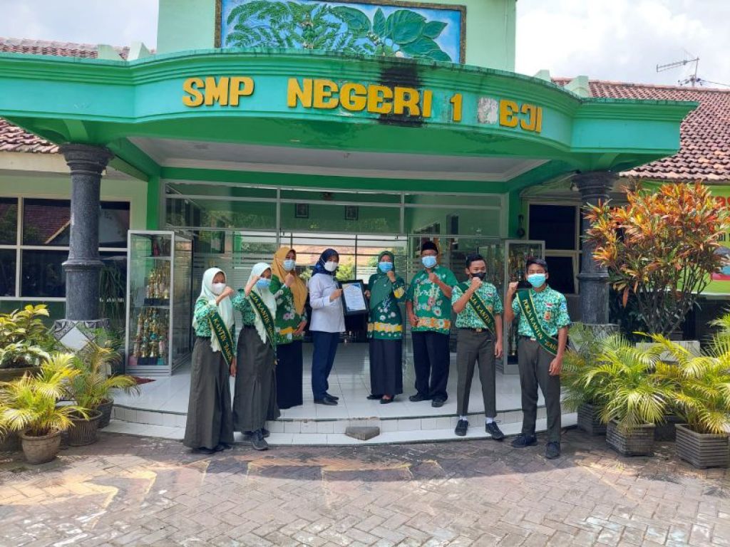SMP  Negeri 1 Beji, Pasuruan.