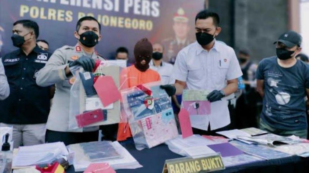 Gadis Belia Pakai Uang Investasi Bodong untuk Arisan Online
