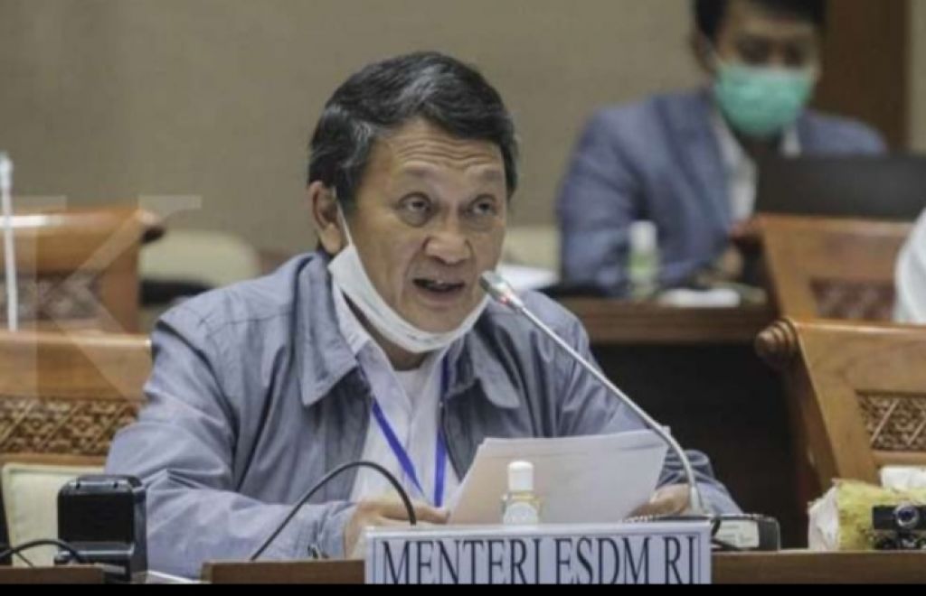 Arifin Tasrif dalam rapat degan DPR RI 