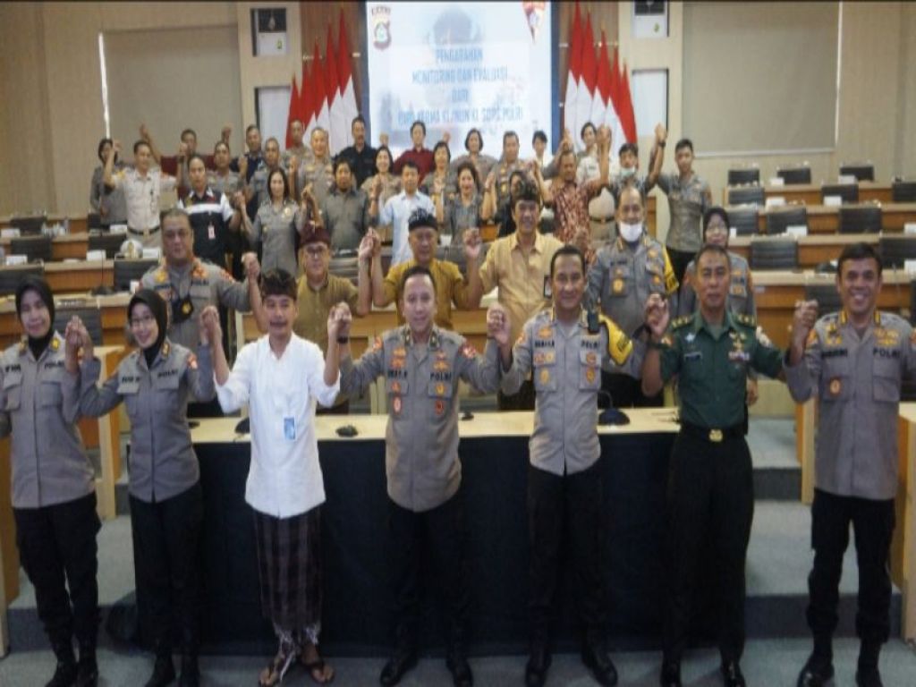 Foto Bersama anggota pengamanan G20