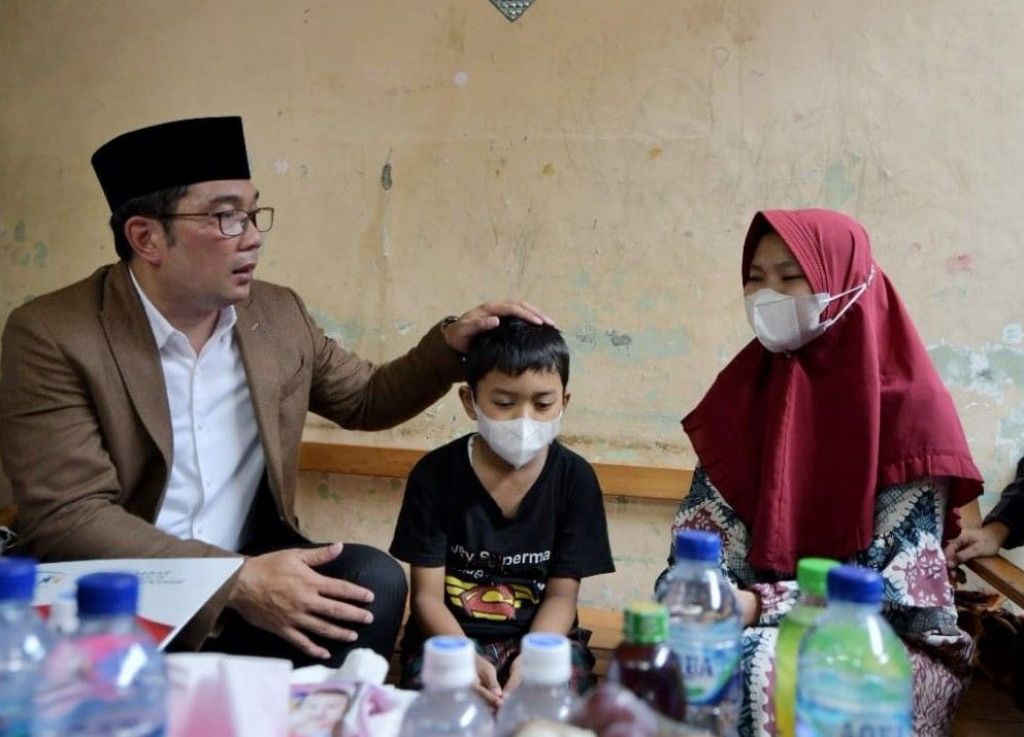 Gubernur Jawa Barat Ridwan Kamil menyampaikan belasungkawa atas peristiwa kecelakaan truk di depan SDN Kota Baru II dan III Kota Bekasi yang merenggut banyak korban jiwa. 