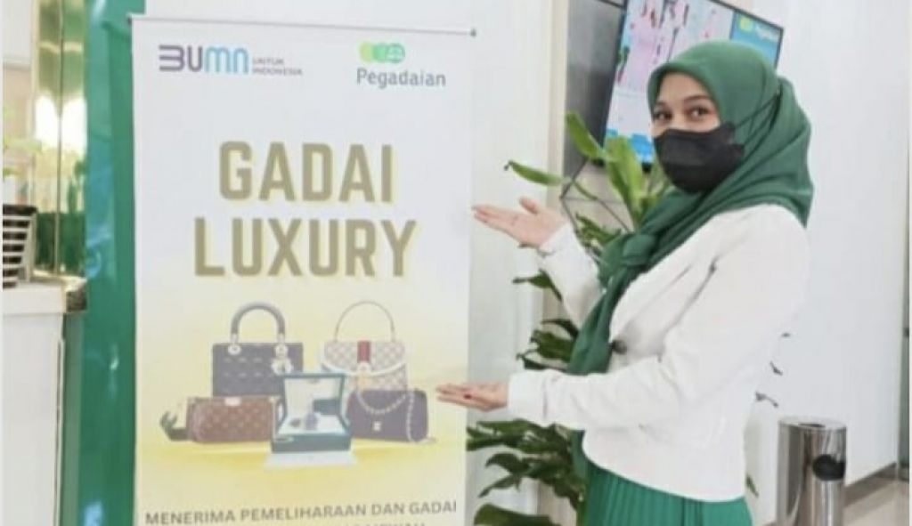 Gadaikan Tas Mewah dan Jam Tangan