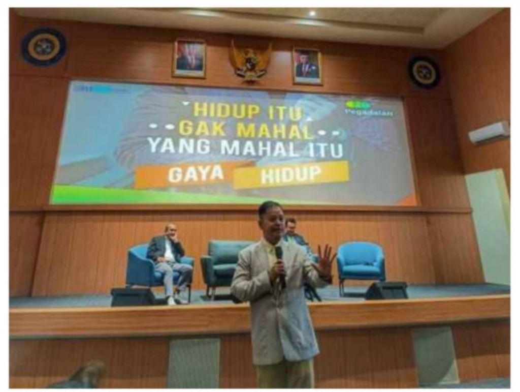 Seminar Nasional OCBC NISP Sharia Goes To Campus 2023 tentang investasi bagi mahasiswa berbasis teknologi digital di Universitas Airlangga (Unair) Surabaya, pada Jumat (20/10/2023).