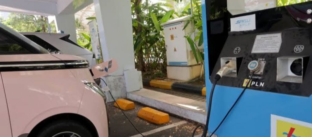 Kembangkan Transportasi Elektrik, Dishub Surabaya Tambah SPKLU dan Mobile Charging