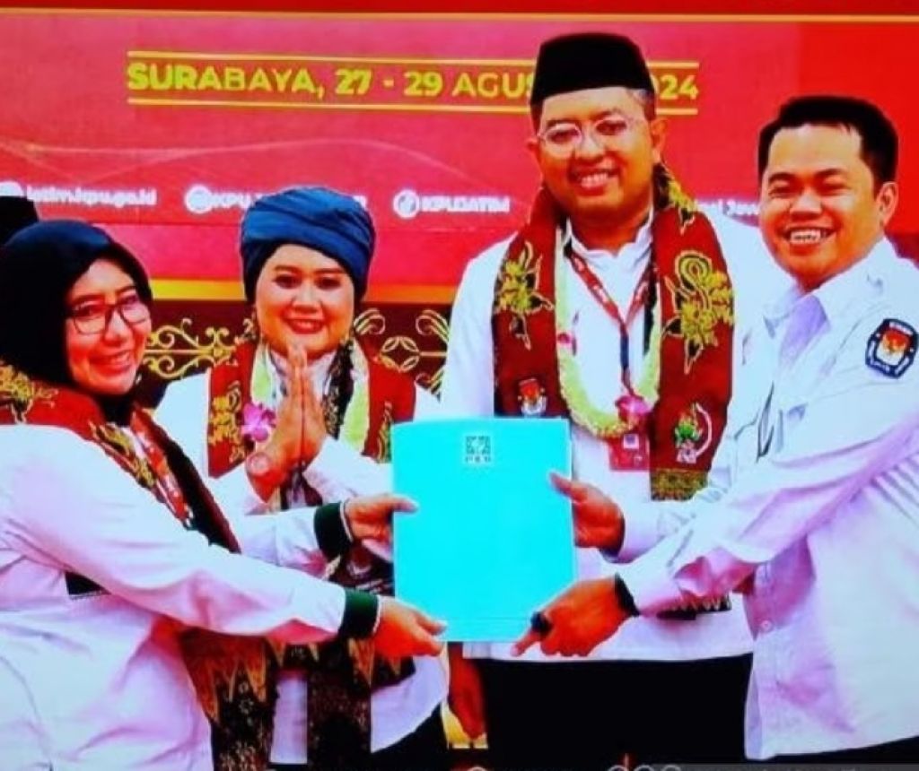 Pasangan calon kepala daerah Jawa Timur (Jatim), Luluk Nur Hamidah-Lukmanul Khakim yang diusung Partai Kebangkitan Bangsa (PKB) 