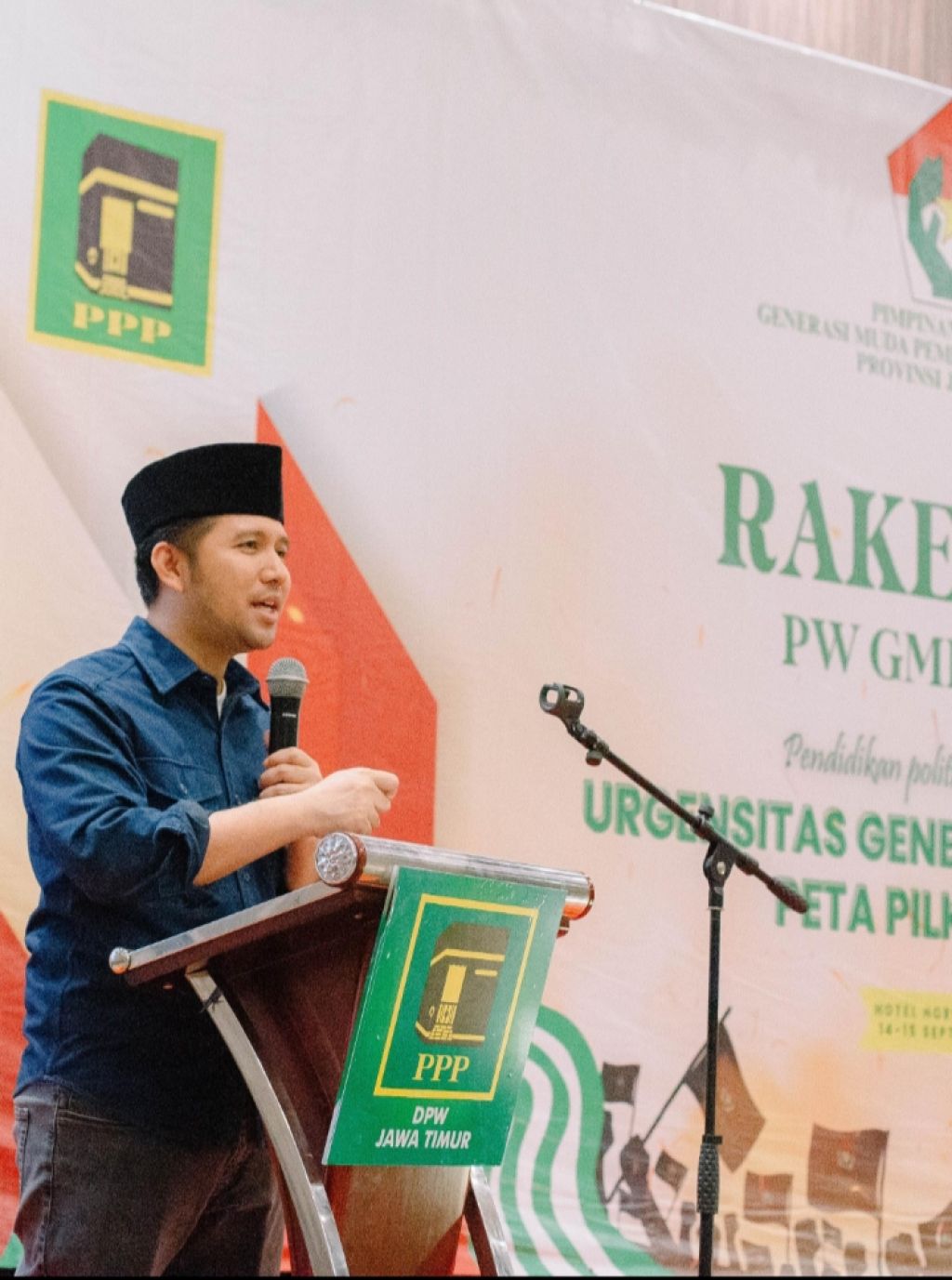 Cawagub Jatim Emil Elsistianto Dardak, saat menghadiri acara rakerwil PW GMPI Jatim 
