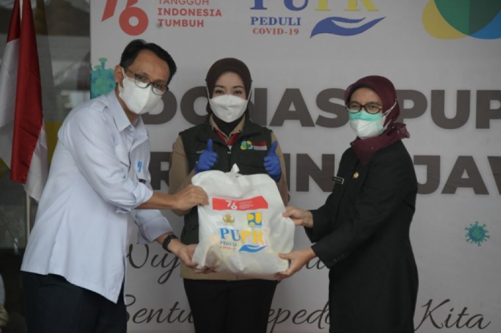 Jabar Bergerak Terima Donasi dari Kementerian PUPR Untuk Nakes, Sopir Ambulans, Petugas Permakaman