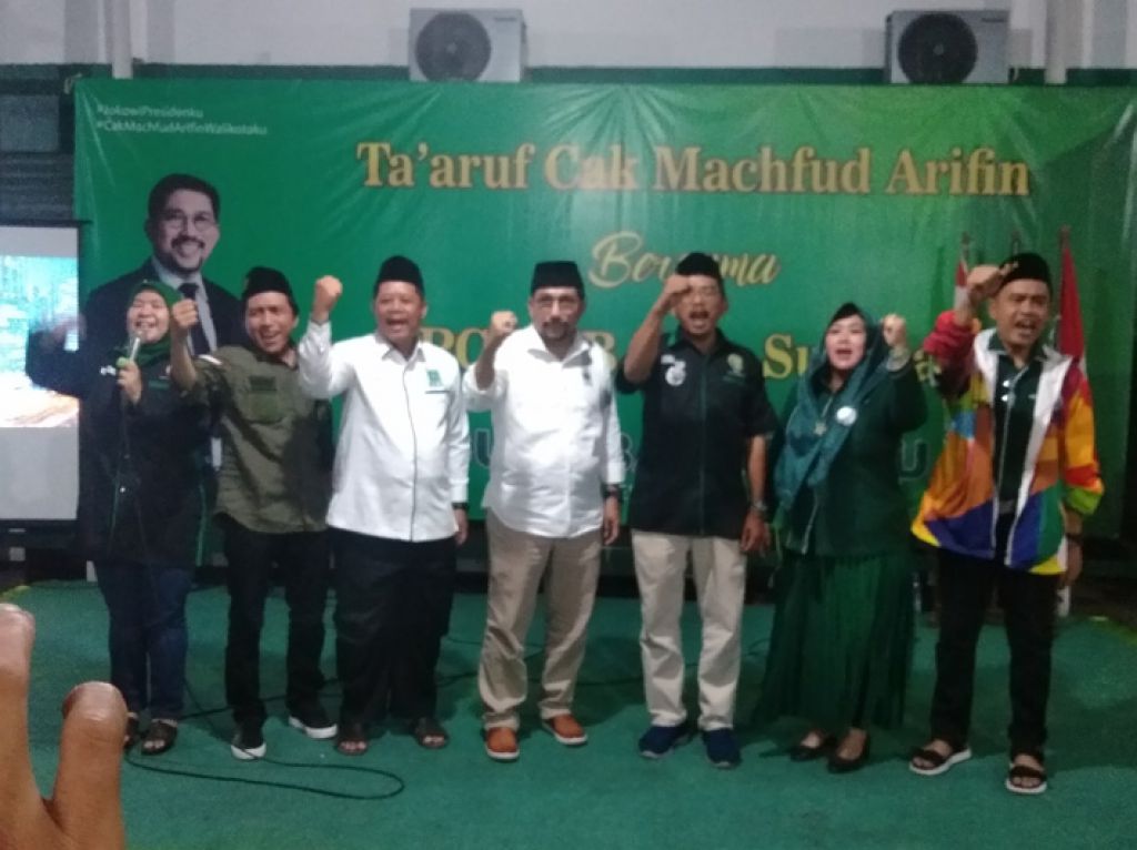 Machfud Arifin bersama seluruh anggota DPRD Surabaya Fraksi PKB dalam acara Ta’aruf Bersama Cak Machfud Arifin Bersama DPC PKB Surabaya Menuju Surabaya Maju 