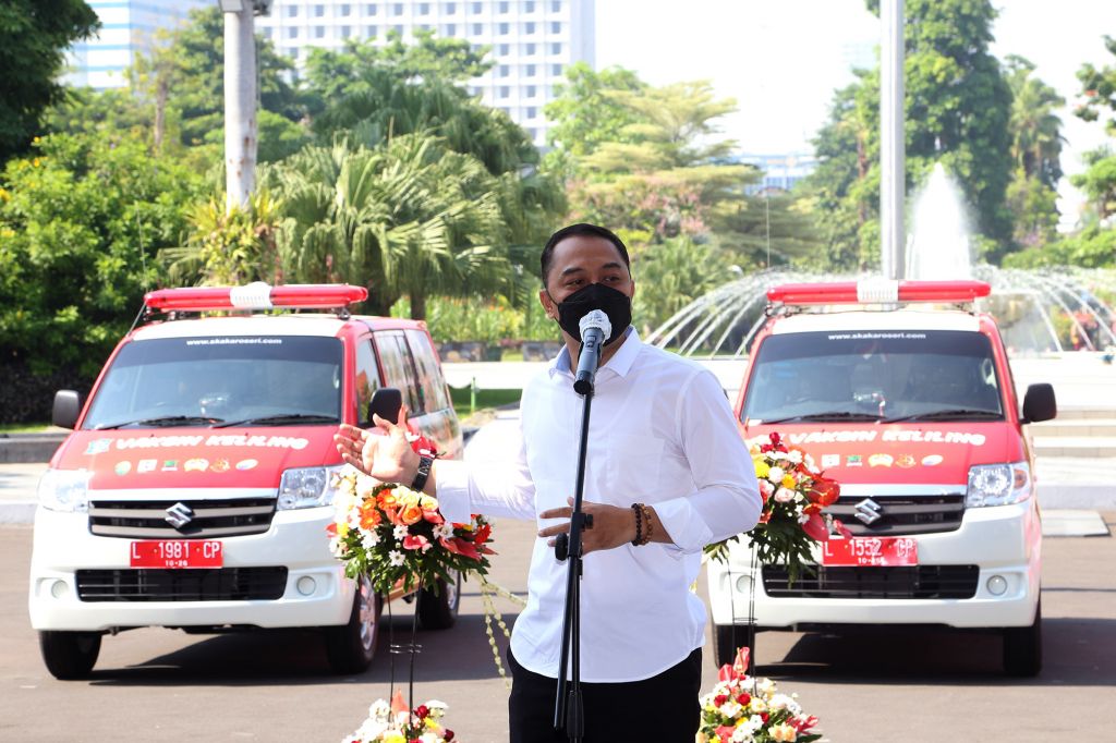 Wali Kota Surabaya Eri Cahyadi saat peluncuran Mobil Vaksin Keliling