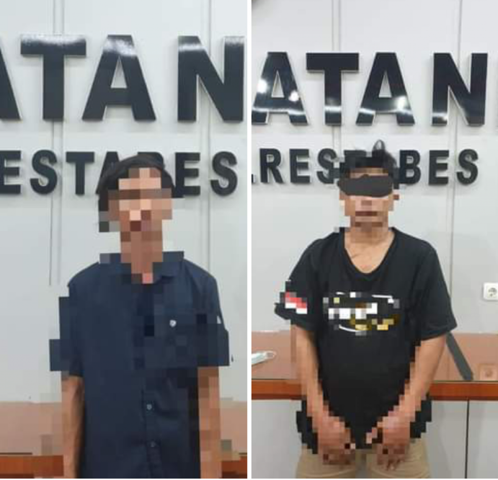 Kedua pelaku saat di amankan polisi