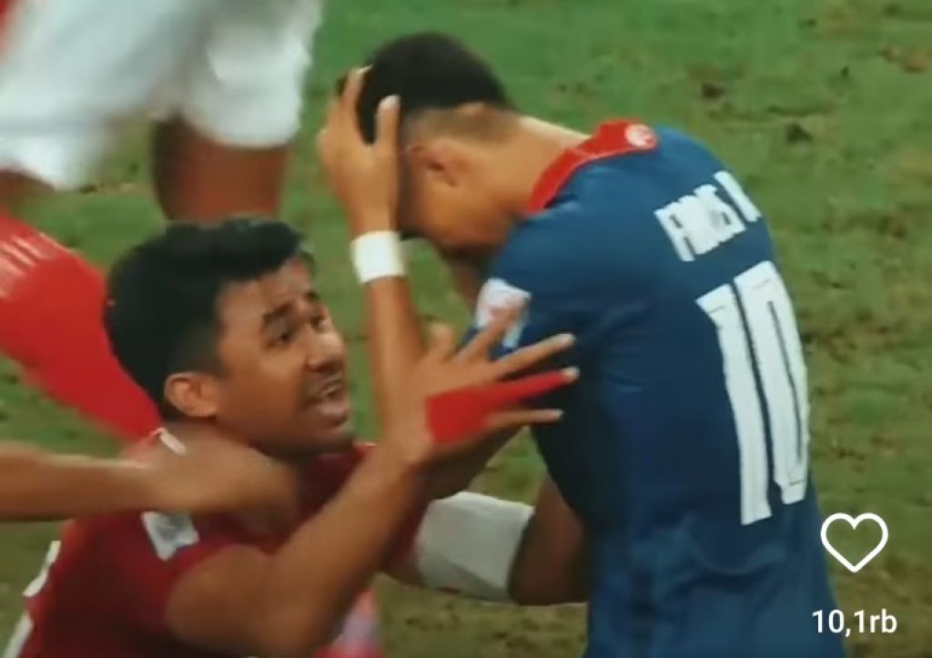 Asnawi memprovokasi pemain Singapura yang gagal pinalti.