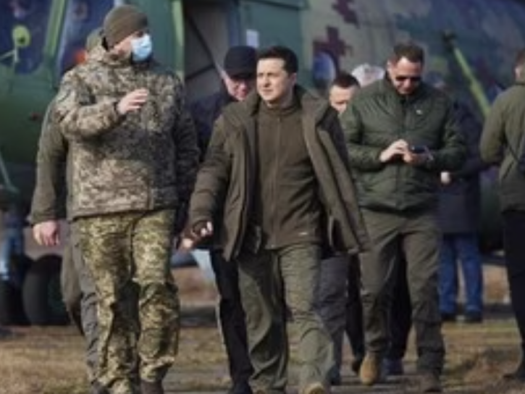 Presiden Ukraina, Volodymyr Zelensky dijaga ketat pasukannya.