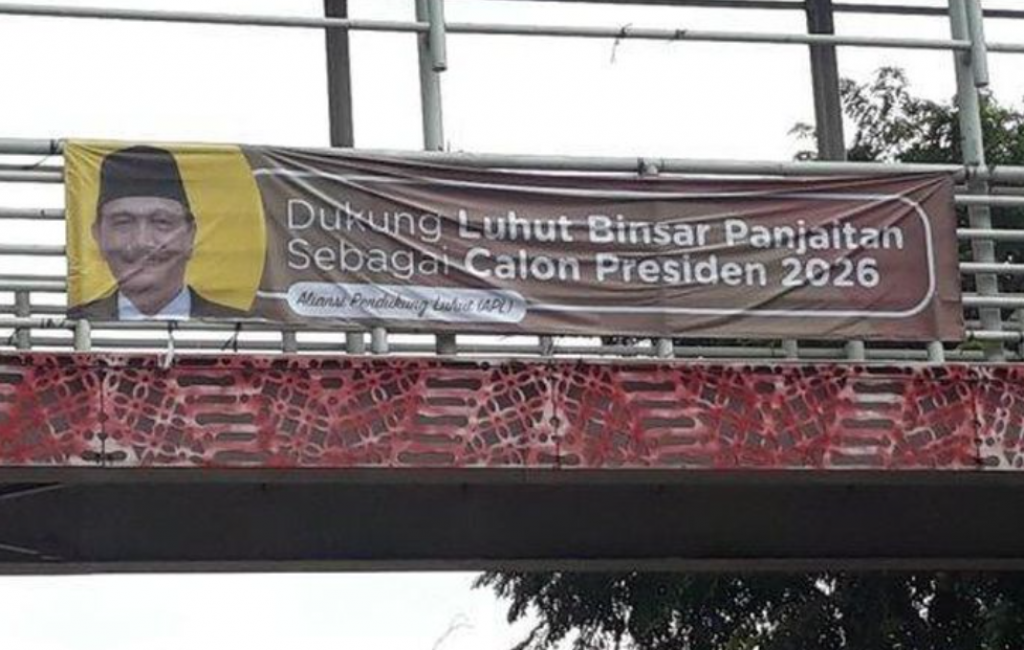 Spanduk dukungan Luhut jadi presiden 