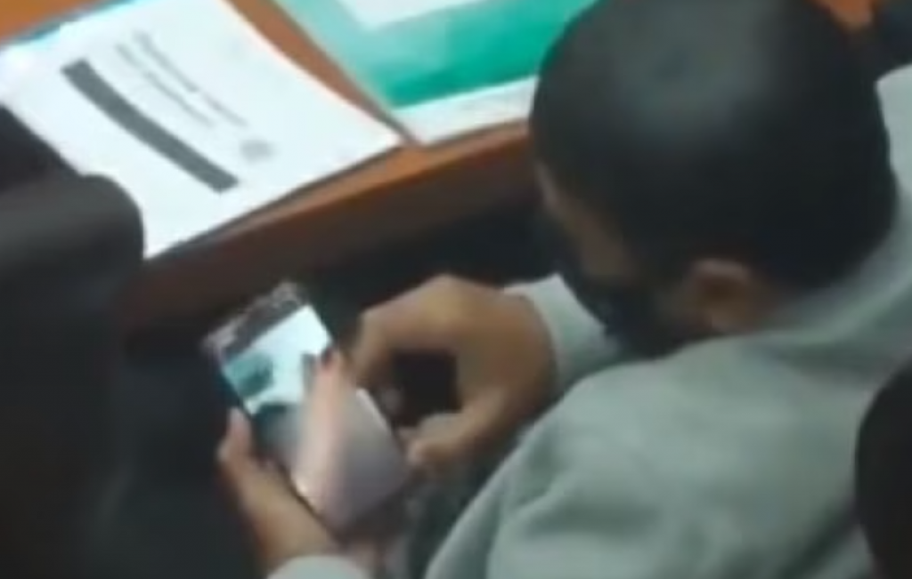 Harvey Malaiholo Nonton Bokep saat Rapat DPR, PDIP: Tak Sengaja