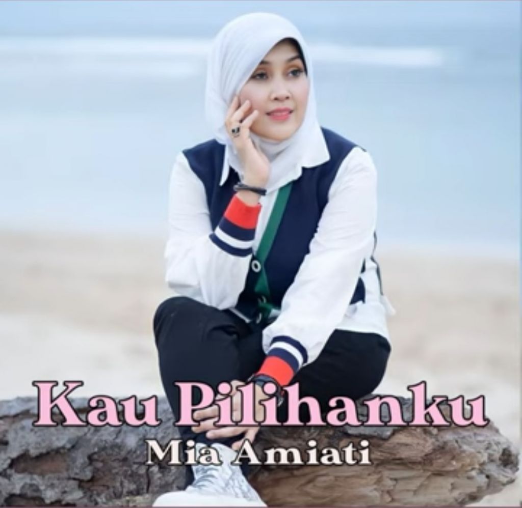 Kajati Jatim, Mia Amiati