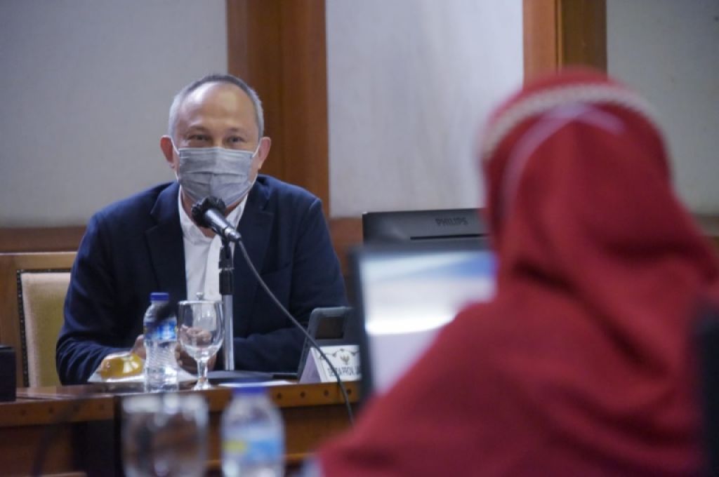 Sekretaris Daerah (Sekda) Provinsi Jawa Barat (Jabar) Setiawan Wangsaatmaja menerima kunjungan kerja Spesifik Komisi IX DPR RI di Gedung Sate, Kota Bandung, Jumat (24/9/2021)