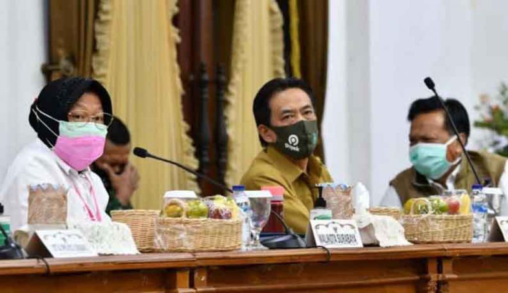 Tiga kepala daerah yaitu Surabaya, Sidoarjo dan Gresik di Grahadi